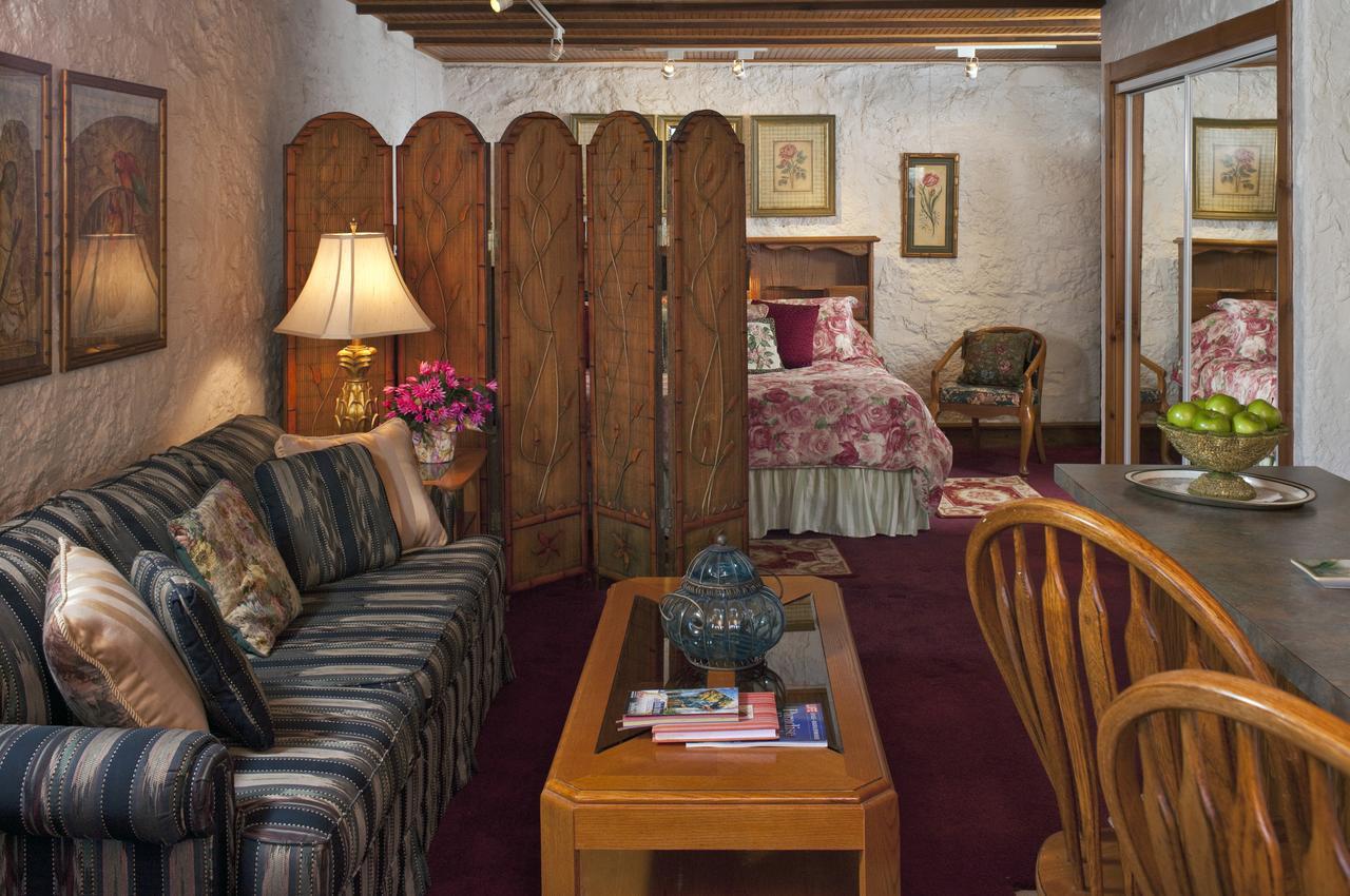 Cliff Cottage Inn, Downtown Bed & Breakfast ยูเรกาสปริงส์ ภายนอก รูปภาพ