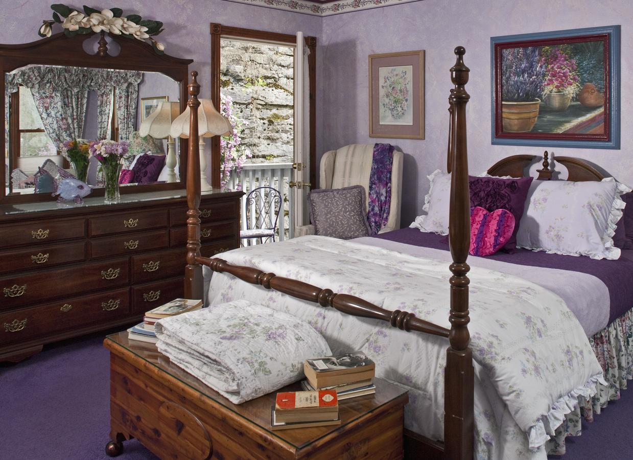 Cliff Cottage Inn, Downtown Bed & Breakfast ยูเรกาสปริงส์ ภายนอก รูปภาพ